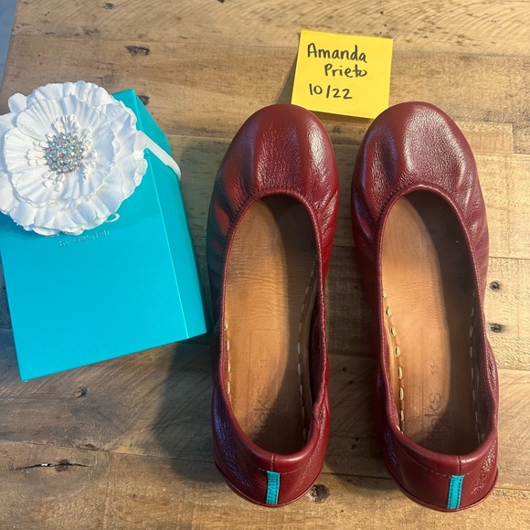 Tieks Shoes - Burgundy Tieks size 11
